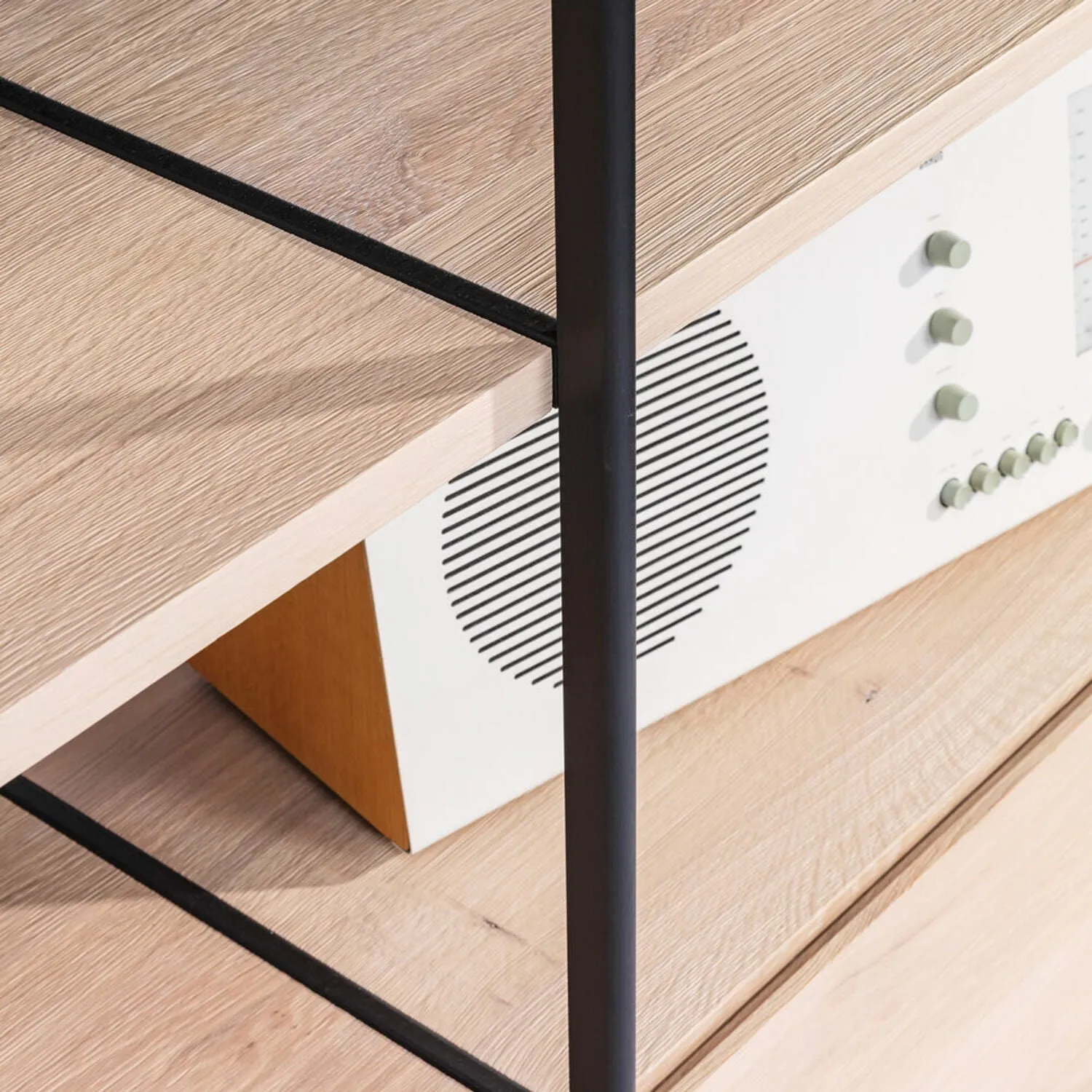 janua | bc 06 room 68 shelving system | 5x5 grid oak   black